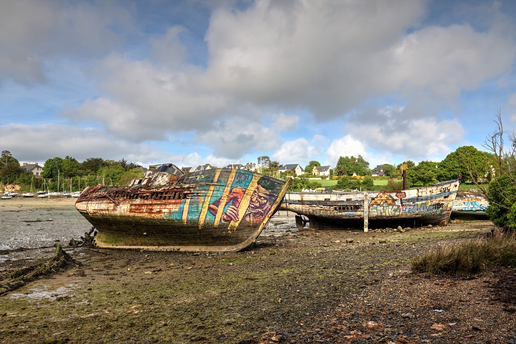 Cimetiere a bateaux hdr urbex scheepskerkhof rance quelmer bretagne france frankrijk kerkhof schepen boten fraffiti art kunst